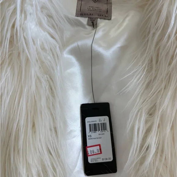 Guess White Faux Fur Vest - Picture 2 of 3